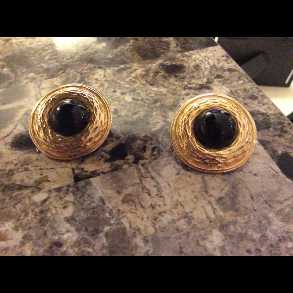 Blk and gold clip earrings